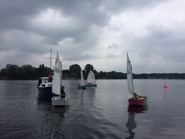 Duisburg segelt